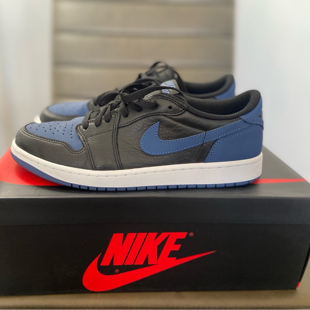 Jordan 1 Low Mystic Navy like new (worn once)